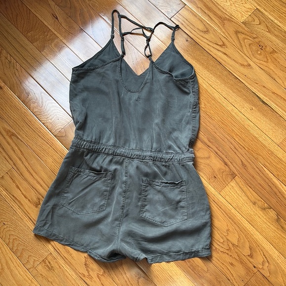 EUC BLANK NYC Romper Size M Olive - Picture 3 of 15